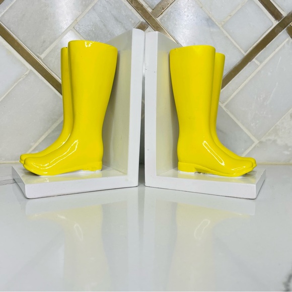 Yellow rain boot book end pair whimsical unique table decor book shelf statues - Picture 8 of 14
